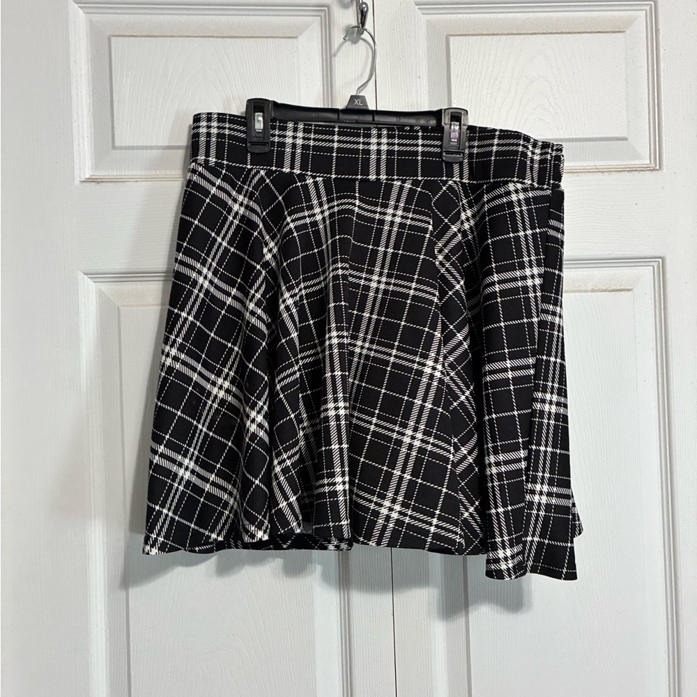 Plaid Black and White Women's Skirt / Shorts underneath